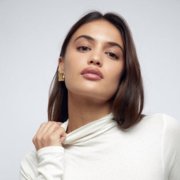 Heaven Mayhem Woven Gold Earrings. - Picture 2 of 4